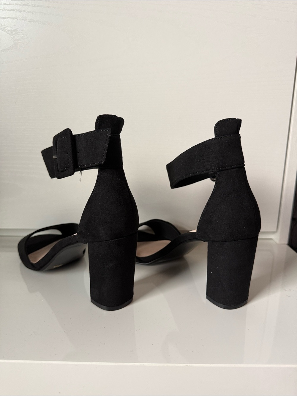 Chinese Laundry Rumor - Black Suede Open-Toe Ankle Strap Heel - Size 7 - Picture 10 of 13